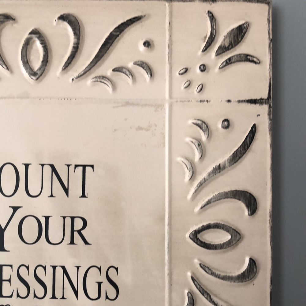 “Count Your Blessings” metal/tin wall decor - Picture 4 of 6
